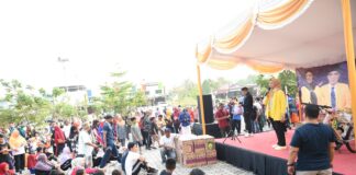 Dewi Ansar Ikut Senam Sehat dan Gotong Royong Bersama Masyarakat Tanjungpinang