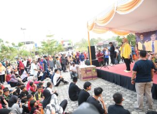 Dewi Ansar Ikut Senam Sehat dan Gotong Royong Bersama Masyarakat Tanjungpinang