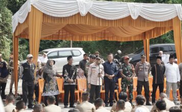 Pimpin Upacara Tabur Bunga Praja Muda IPDN di Lurah Kincia, Ini Pesan Bupati Safaruddin