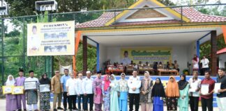 Masyarakat Desa Duara Senang, Gubernur Ansar Resmikan Dua Fasilitas Publik