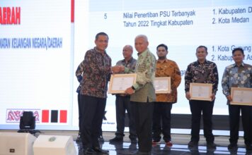Bupati Asahan Terima Penghargaan dari KPK RI Dengan Realisasi Penagihan Tunggakan Pajak Tahun 2022