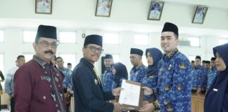 Serahkan Petikan SK 88 ASN PPPK, Ini Pesan Bupati Safaruddin