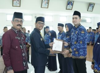 Serahkan Petikan SK 88 ASN PPPK, Ini Pesan Bupati Safaruddin