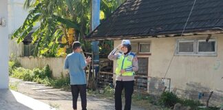 Jumat Berkah, Satlantas Polres Lhokseumawe Berbagi Nasi Bungkus