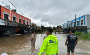 Tanggap Terhadap Potensi Banjir, Polres Natuna Beserta Polsek Jajaran Gelar Patroli
