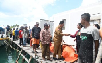 Gubernur Kepri Tinjau Proyek Pembangunan Rumah Suku Laut di Kabupaten Lingga