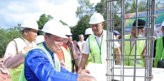 Bupati Lingga Muhammad Nizar Letakkan Batu Pertama Pembangunan Pabrik Plywood