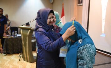 Ketua TP-PKK Provinsi Kepulauan Riau Membuka Seminar UP2K di Grand Lagoi Hotel