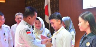 Gubernur Ansar Kukuhkan Pengurus FKJP Provinsi Kepri 2023-2025