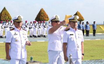 Danlantamal IV Laksma TNI Tjatur Soniarto Pimpin Sertijab Danlanal Tarempa