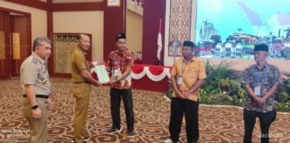 Peluncuran Sertifikat Tanah Elektronik Serta Penyerahan Sertifikat Tanah Milik Warga Tanjungpinang dan Bintan