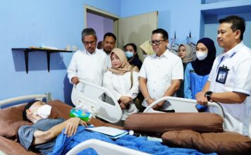 Jalin Tali Kasih, BP Batam Kunjungi Para Pensiunan, Anak Yatim dan Pegawai yang Sedang Sakit