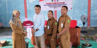 Bupati Natuna Serahkan Bantuan Transportasi dan Kapal Puskesmas Keliling di Midai