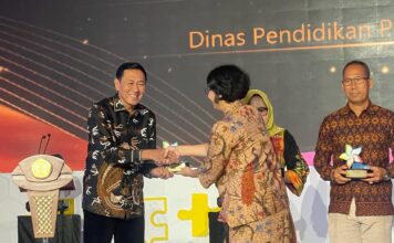 Disdik Kepri Dianugerahi Apresiasi Cerdas Berkarakter