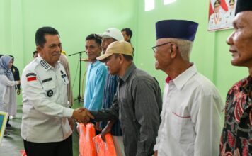 Gubernur Ansar Kunjungi Karimun, Serahkan Penyaluran Bansos dan Janji Peningkatan Kesejahteraan