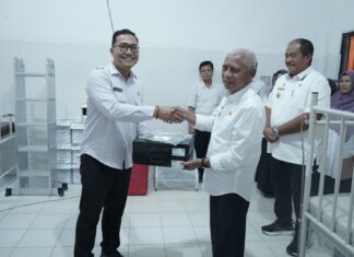 Bupati Asahan Serahkan Alat Kesehatan di UPTD Puskesmas Aek Songsongan