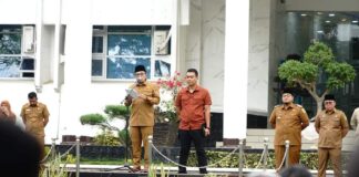 Masuki Awal Masa Kerja 2024, Bupati Tanah Datar Eka Putra Pimpin Apel Gabungan