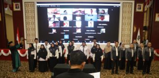 Gubernur Ansar Lantik Pejabat Pendidikan di Kepri Serta Serahkan Tunjangan dan Kenaikan Gaji