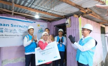 Sambung Listrik Gratis Donasi Pegawai PLN Telah Nyalakan Lebih dari 17.000 Rumah