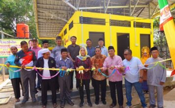 Kerja Nyata Cen Sui Lan Resmikan MCK di LPK Pondok Pesantren Ar-raudhah Tebing Karimun
