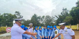 Sambut Hari Dharma Samudera, Prajurit Lanal Ranai Ziarah ke Taman Makam Pahlawan