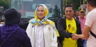 Cen Sui Lan Alokasikan Dana Aspirasinya Rp1 Miliar Program Bedah Rumah Suku Akit di Sei Asam Karimun