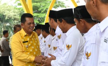 Hadiri Pengukuhan Apdesi Kabupaten Karimun, Ini Harapan Gubernur Ansar