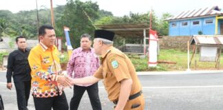 Dorong Peningkatan Akses Masyarakat, Gubernur Ansar Resmikan Jalan Letung – Kuala Maras
