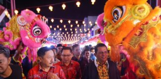 Diresmikan Gubernur Ansar, Warga Tumpah Ruah Kunjungi Bazar Imlek di Kota Tanjungpinang