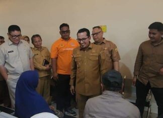 Didampingi Asisten, Bupati Eka Putra Kunjungi RSUD M Ali Hanafiah Batusangkar
