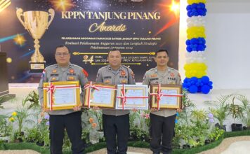 Polres Lingga Terima Penghargaan dari KPPN Tanjungpinang Satker Terbaik Ketiga Kinerja Pelaksanaan Anggaran Tahun 2023
