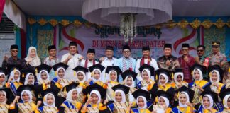 Hadiri Waqaf Tahfizh di MTsN 8, Ini Pesan Bupati Eka Putra dalam Sambutannya