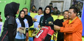 Gubernur Ansar Tutup Turnamen Bola Voli Kategori Putri U-23 Zona Kota Tanjungpinang