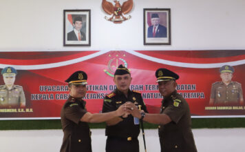 Kajari Natuna Surayadi Sembiring Pimpin Sertijab Kacabjari Natuna di Tarempa