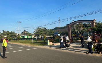 Satlantas Polres Lingga Berikan Pelayanan Prima Kepada Pengendara