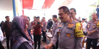 Kunjungi Pulau Penyengat, Wakapolri Serahkan Sembako