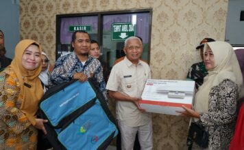 Bupati Asahan Serahkan Bantuan Alat Kesehatan di UPTD Pulau Rakyat