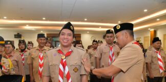 Lantik Pengurus SAKA POM Kepri, Sekda Ajak Pramuka Turut Menjaga Pemilu Damai