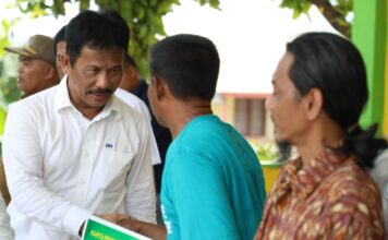 Muhammad Rudi Serahkan 1.004 Kartu BPJS Ketenagakerjaan untuk Nelayan