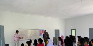 Lanal Ranai Kolaborasi dengan Instruktur Bahasa Inggris Untuk Mencerdaskan Anak – anak di Perbatasan Natuna