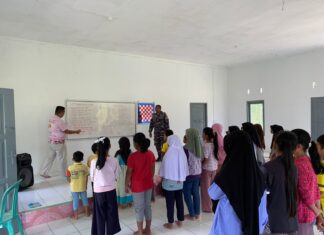 Lanal Ranai Kolaborasi dengan Instruktur Bahasa Inggris Untuk Mencerdaskan Anak – anak di Perbatasan Natuna