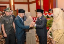 Sekdaprov Adi Prihantara Hadiri Pengangkatan PAW DPRD Kepri Periode 2019-2024