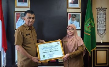 Bupati Natuna Terima Penghargaan Pelayanan Publik dari Ombudsman