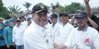 Bupati Asahan Dampingi Pj Gubernur Sumatera Utara Tanam Cabai di Desa Serdang