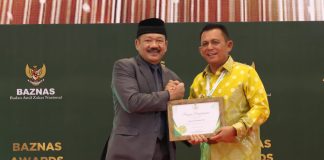 Gubernur Ansar Terima Anugerah Baznas Award 2024