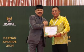 Gubernur Ansar Terima Anugerah Baznas Award 2024