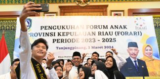 Gubernur Ansar Kukuhkan Pengurus FORARI Periode 2023-2025
