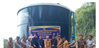 Bupati Lingga Resmikan Pemanfaatan SPAM Desa Sungai Buluh dan Peletakan Batu Pertama Pembangunan Pabrik Plywood
