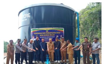 Bupati Lingga Resmikan Pemanfaatan SPAM Desa Sungai Buluh dan Peletakan Batu Pertama Pembangunan Pabrik Plywood