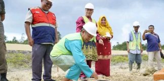 Pembangunan Gedung Layanan Perpustakaan Daerah dan Peresmian Jaringan Listrik di Dusun Sambau